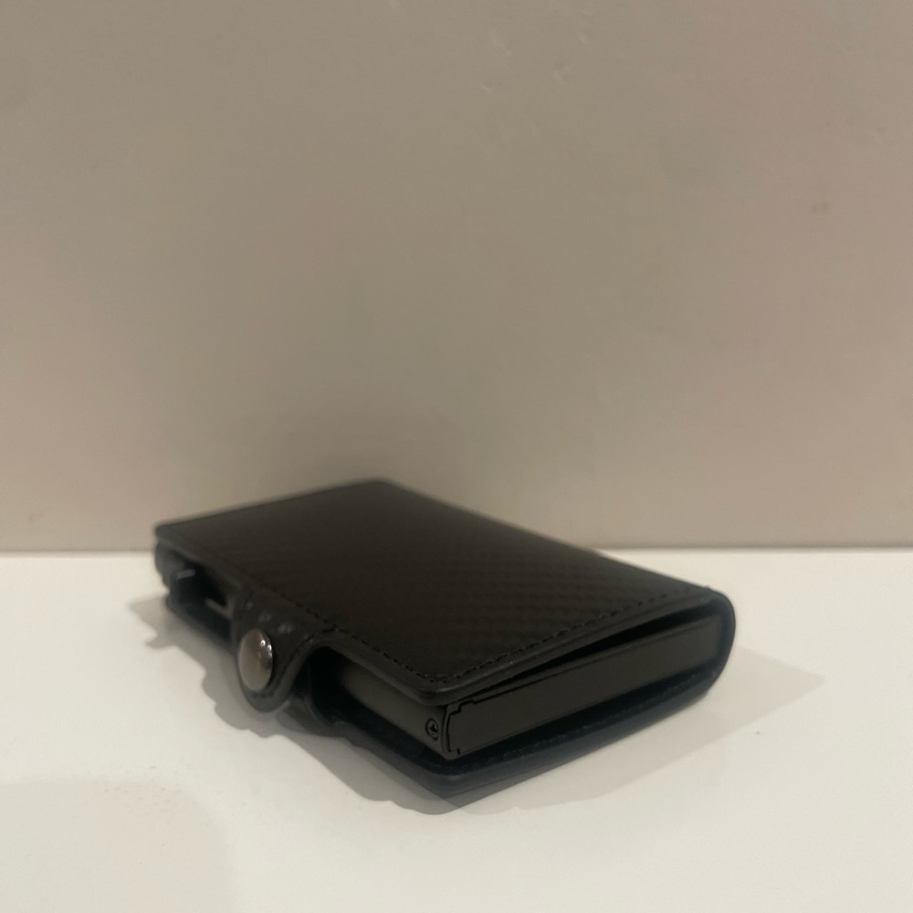 Smart Wallet ( Carbon Fiber )